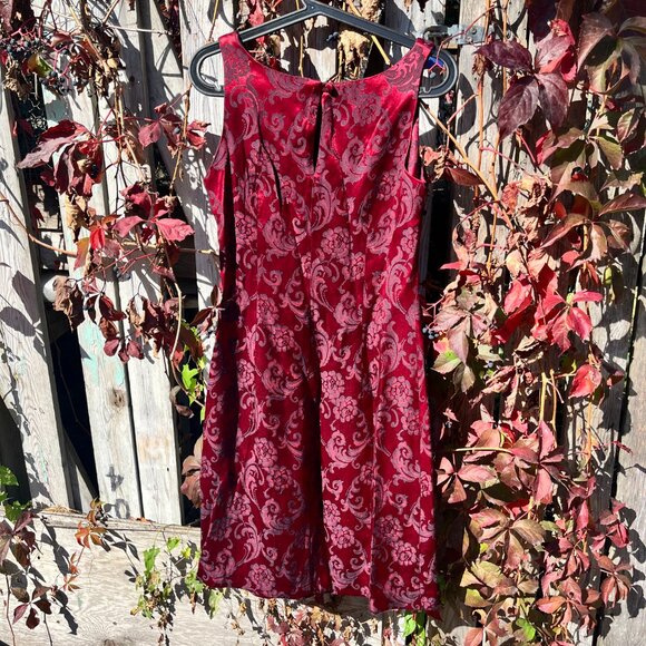 Vintage burgundy dress with floral print - Picture 2 of 5